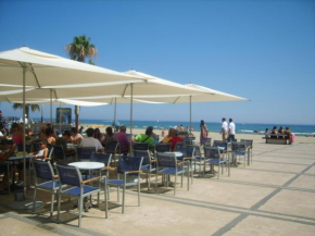 CANET Plage appartement vue latérale mer, 1 chambre , WIFI, climatisation, parking sécurisé couvert